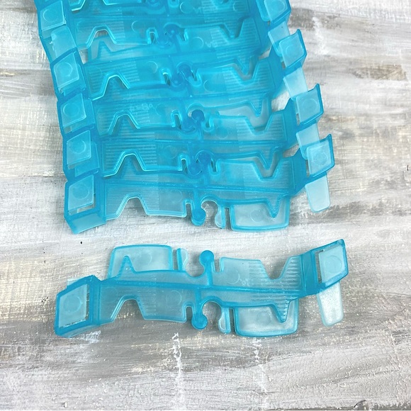 Magic Tracks Glow In The Dark Magical Neon Glow Twister Track Pieces Toy Set - Picture 7 of 8